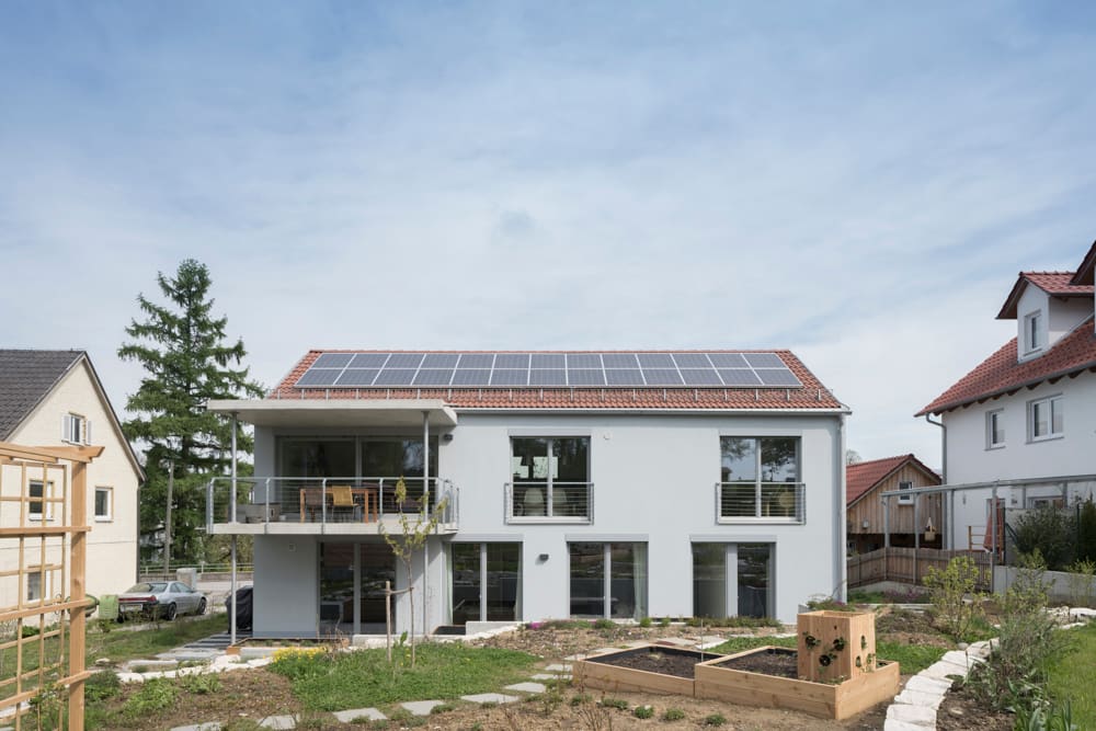 Gartenansicht des Einfamilienhauses – Einfamilienhaus in Oberschweinbach: Ausschreibung und Vergabe