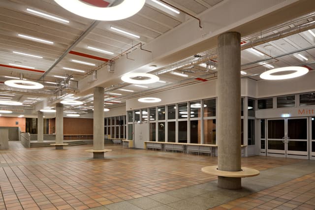 Akustische Sanierung der Pausenhalle der Carl-von-Linde-Realschule – Umbau, Sanierung und Erweiterung