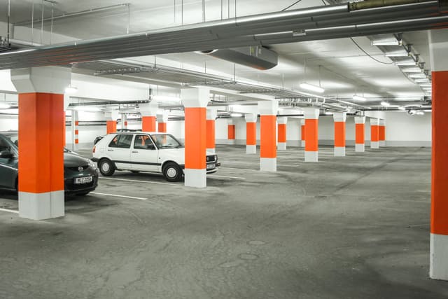 Betoninstandsetzung der V-Markt-Tiefgarage bei laufendem Betrieb – Betoninstandsetzung